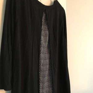 ANN TAYLOR LONG SPLIT PATTERNED BACK SHIRT